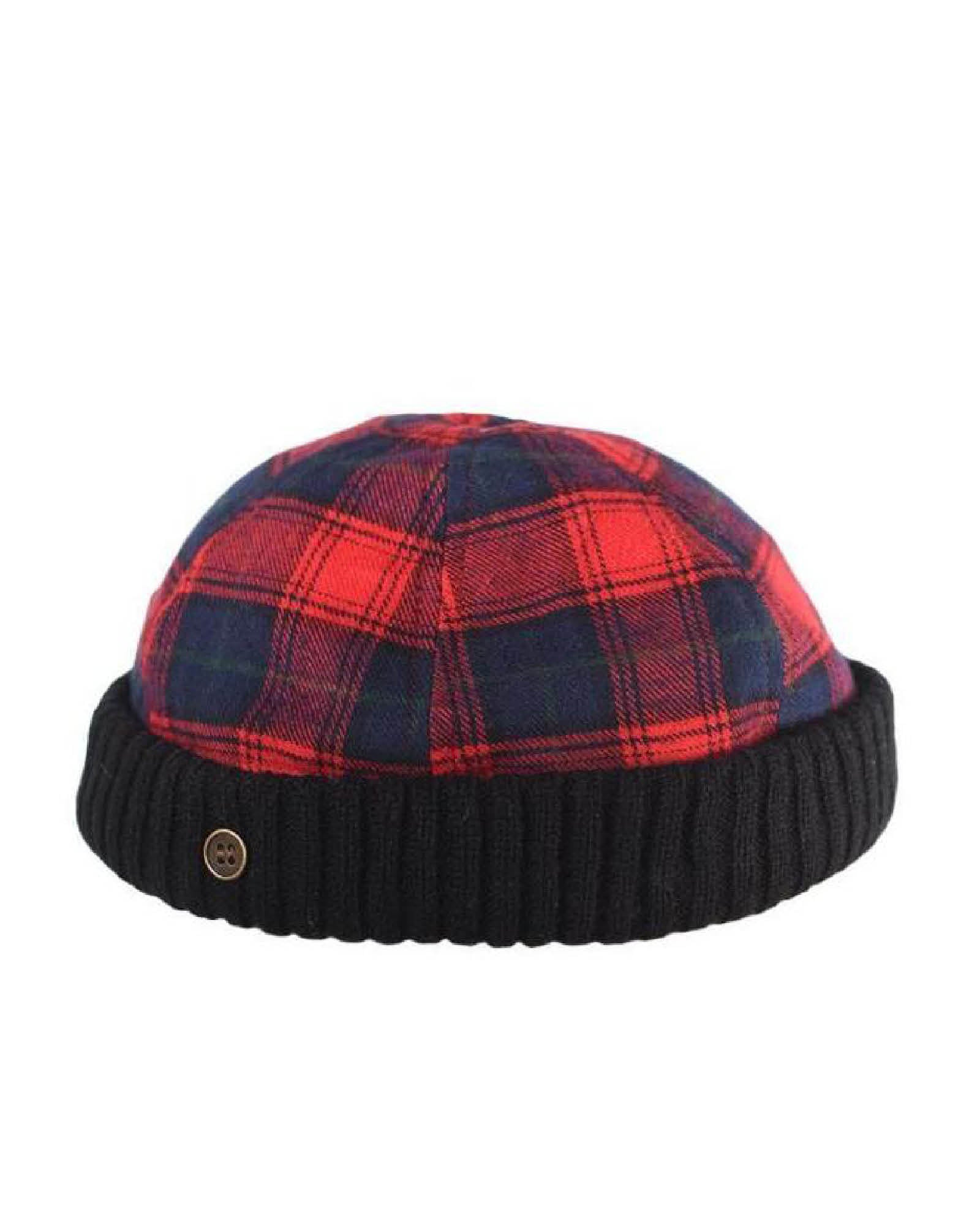 The New Yorker Cap – Red Tartan by FallenBROKENstreet. Classic 8-panel newsboy cap with quilted lining and soft sheepskin inner band. Timeless unisex design.