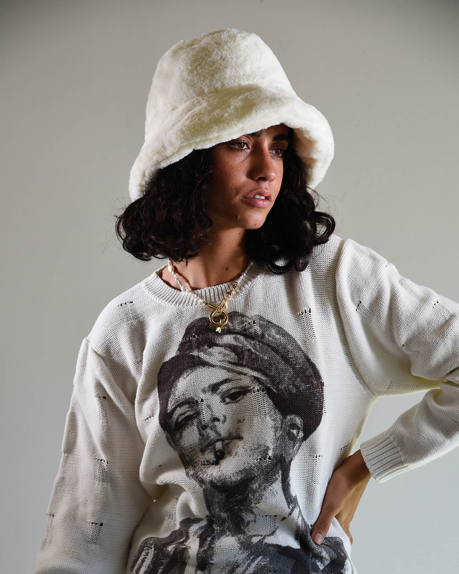 The Cosmic Girl Bucket Hat – White Faux Fur | Fallenbrokenstreet