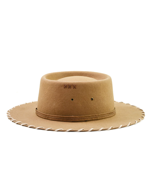 FallenBROKENstreet Pathfinder Felt Hat made from 100% Australian wool. Wide brim with whipstitch detail, grosgrain ribbon band, ventilation eyelets, and leather inner band. A rugged yet refined unisex design built for festivals, travel, and sun protection.